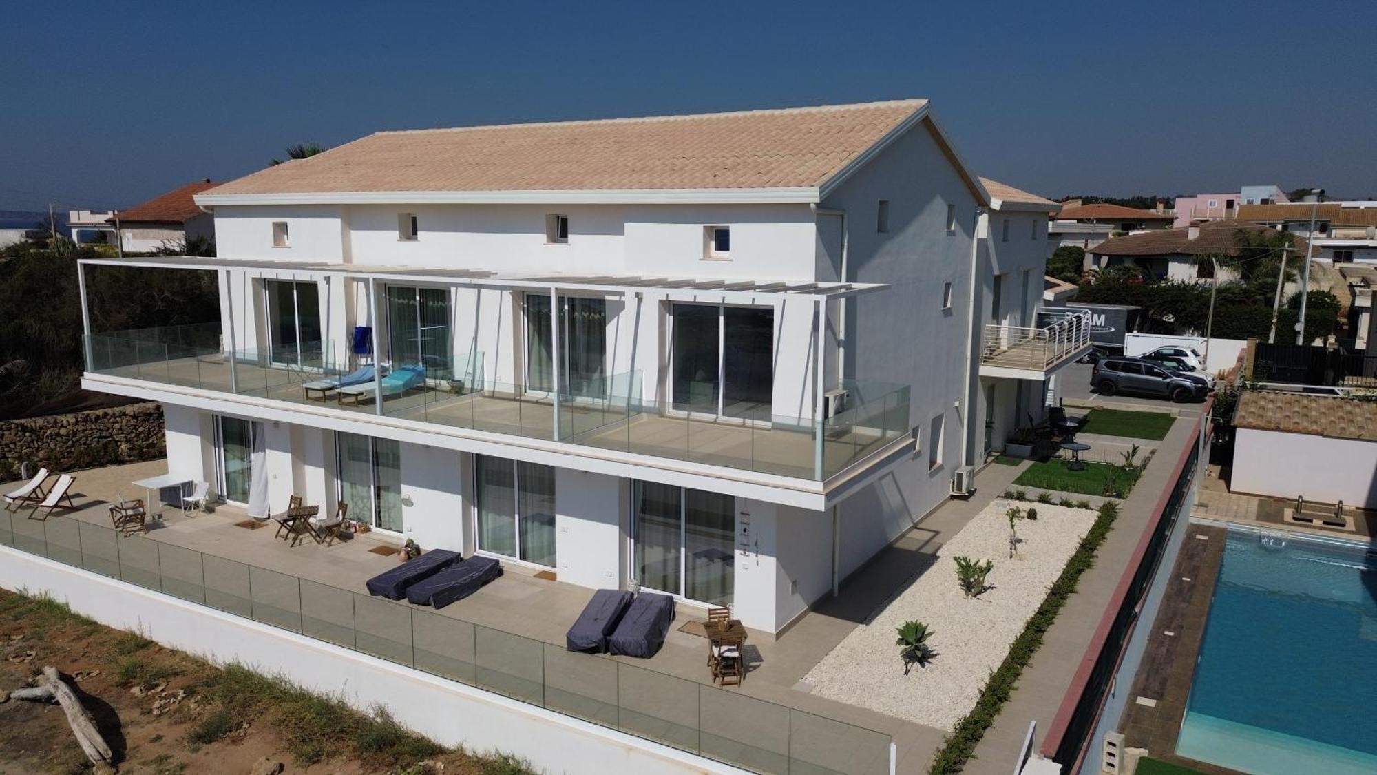 Astro Apartments With Direct Access On The Sea Of Noto Heritage Of Unesco Экстерьер фото